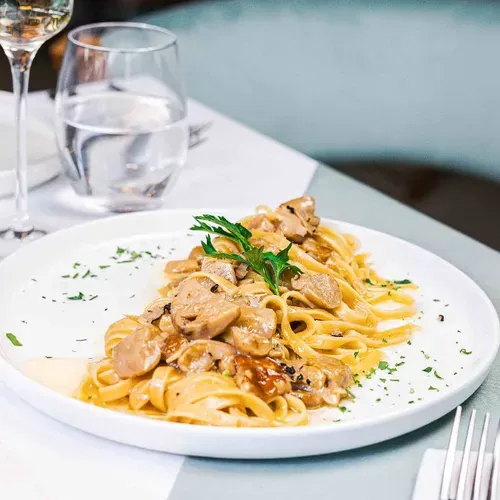 Tagliatelle cu hribi și trufe