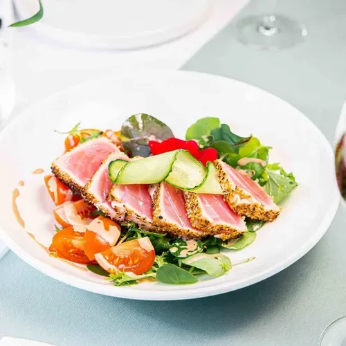 Insalata con tonno / salmone afumat 